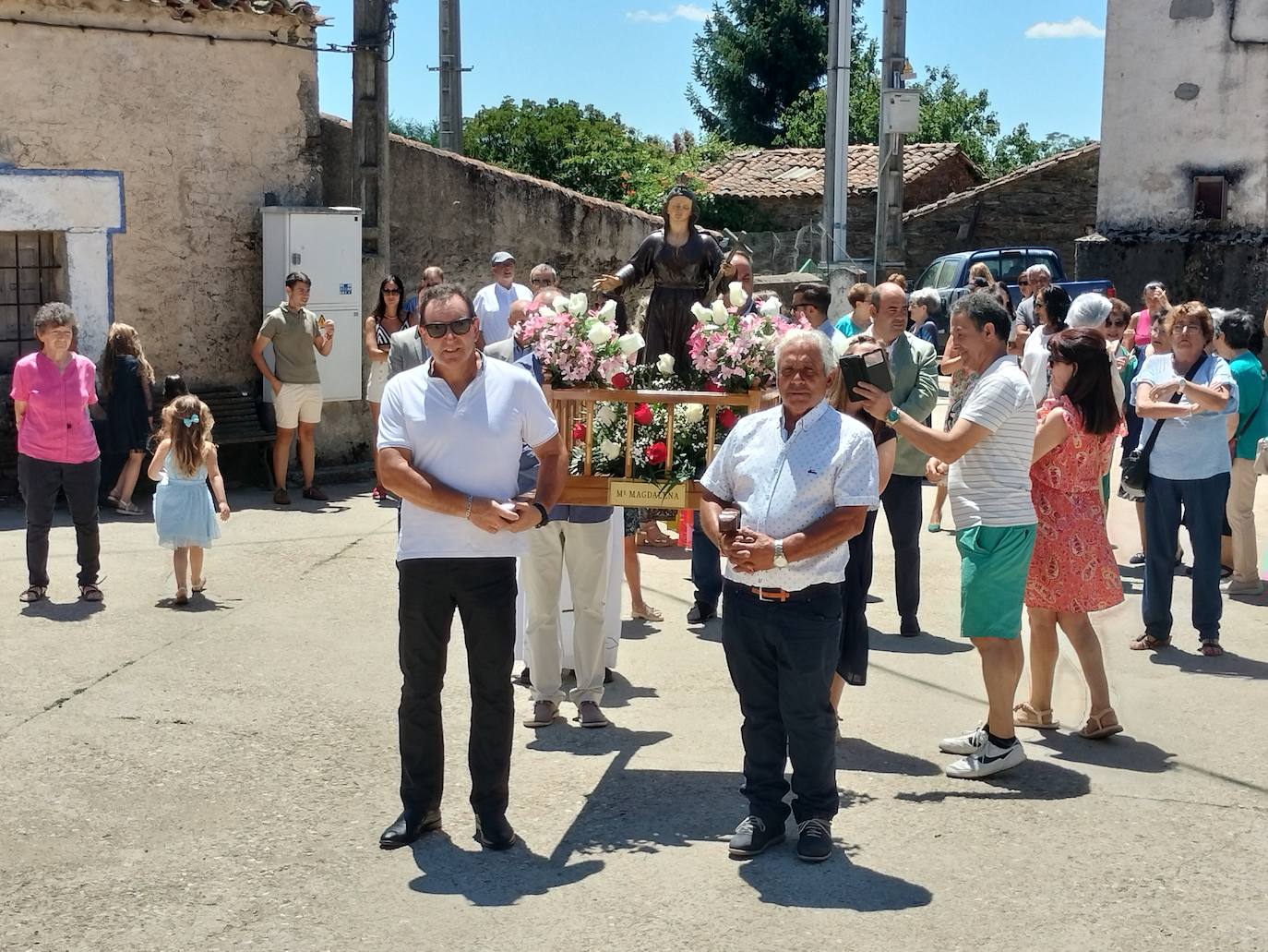 Palacios de Salvatierra acompaña a su patrona en el día de su fiesta