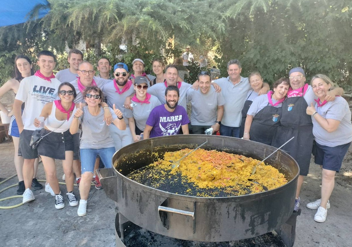 Los vecinos mantienen vivo el espíritu festivo en El Tejado