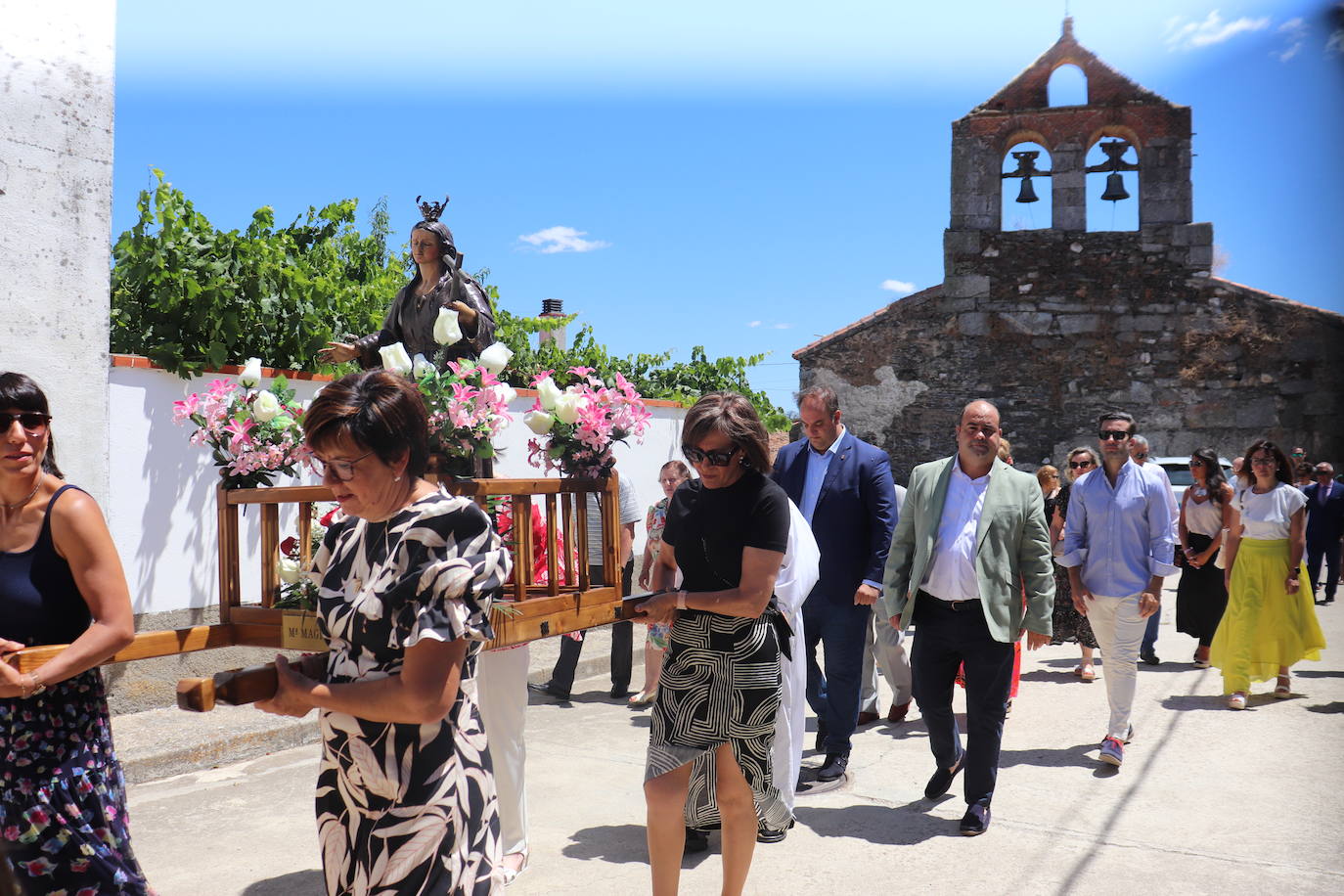 Palacios de Salvatierra acompaña a su patrona en el día de su fiesta