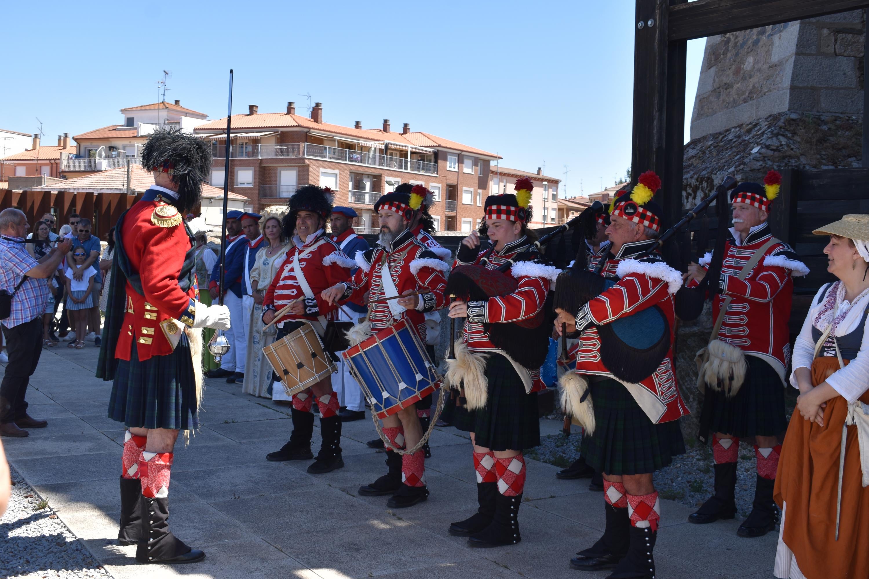 Alba de Tormes conmemora por primera vez la batalla de Los Arapiles con un desfile de época