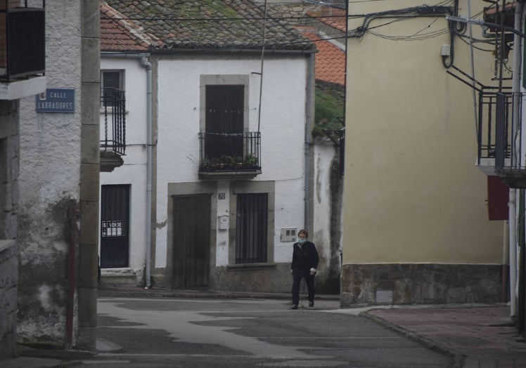 Por las calles de Villarino se extendió el rumor de la presencia de brujas.