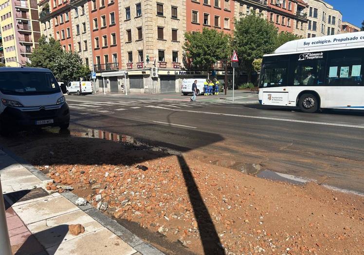 Estado de la calle tras las labores del Servicio de Mantenimiento del Ayuntamiento.