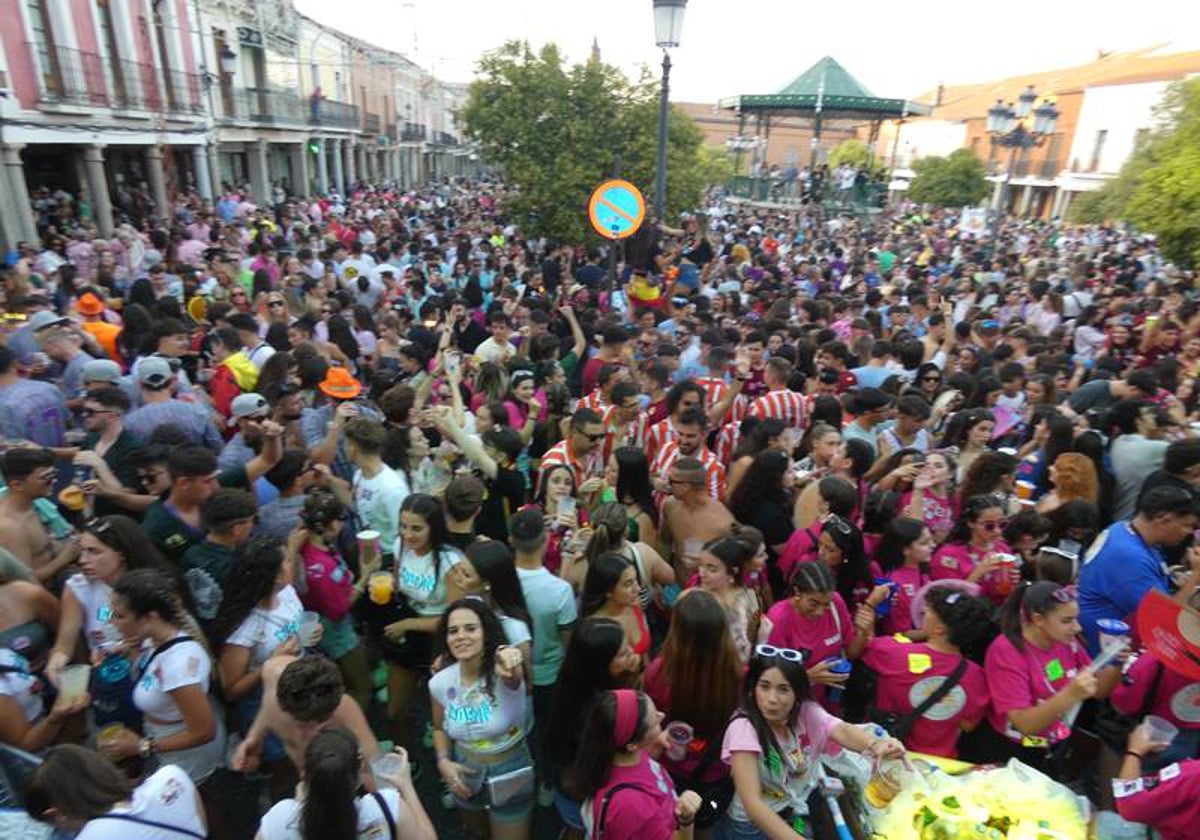 Concentración de peñas durante las Ferias y Fiestas 2023 de Peñaranda de Bracamonte.