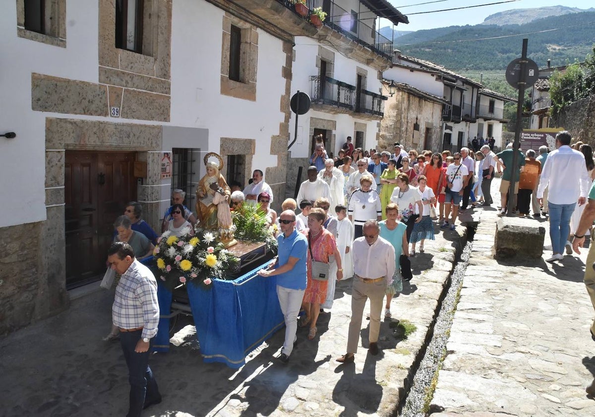 Candelario se llena en los días por Santa Ana