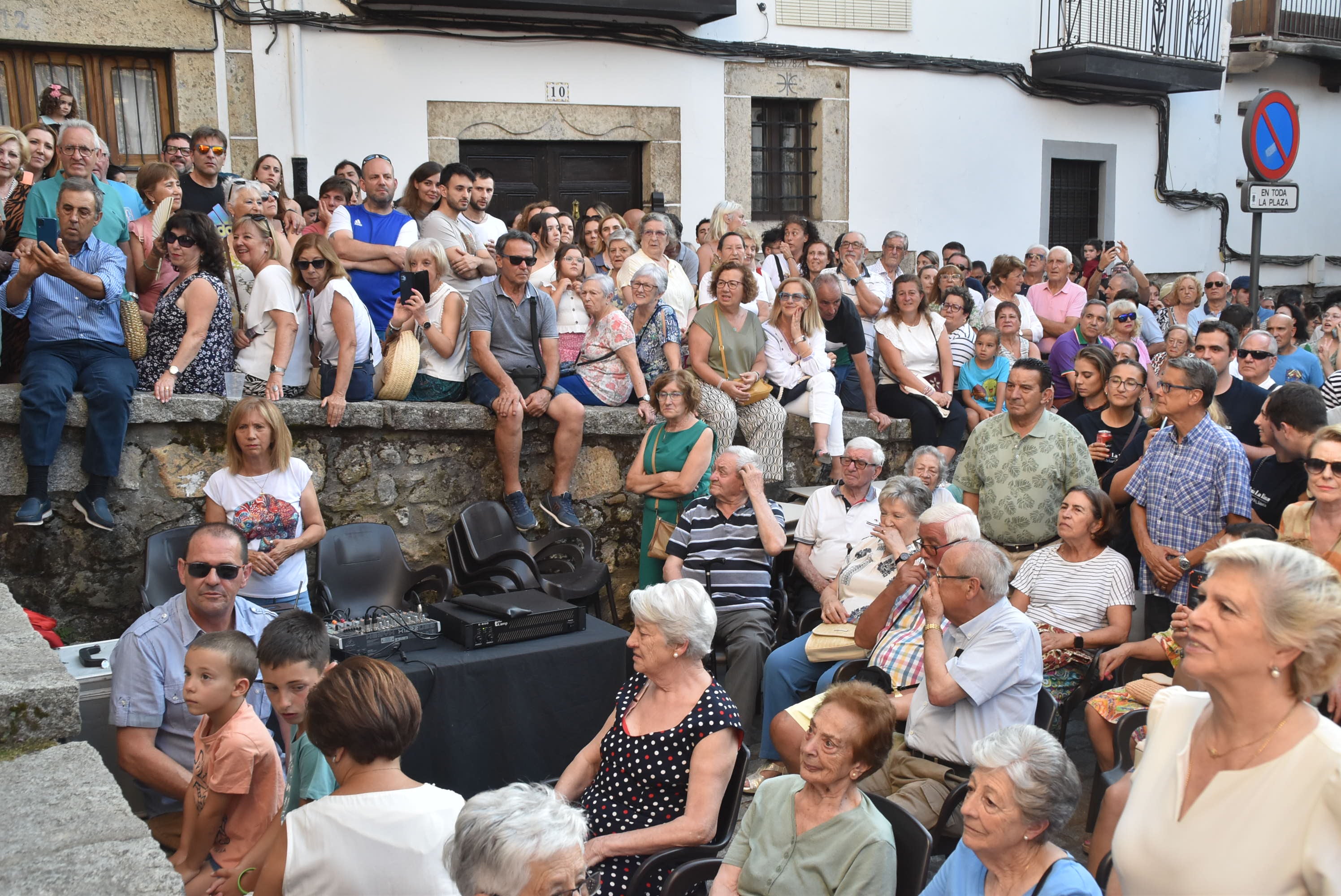 Una pedida de mano sorprende en el pregón de este pueblo salmantino