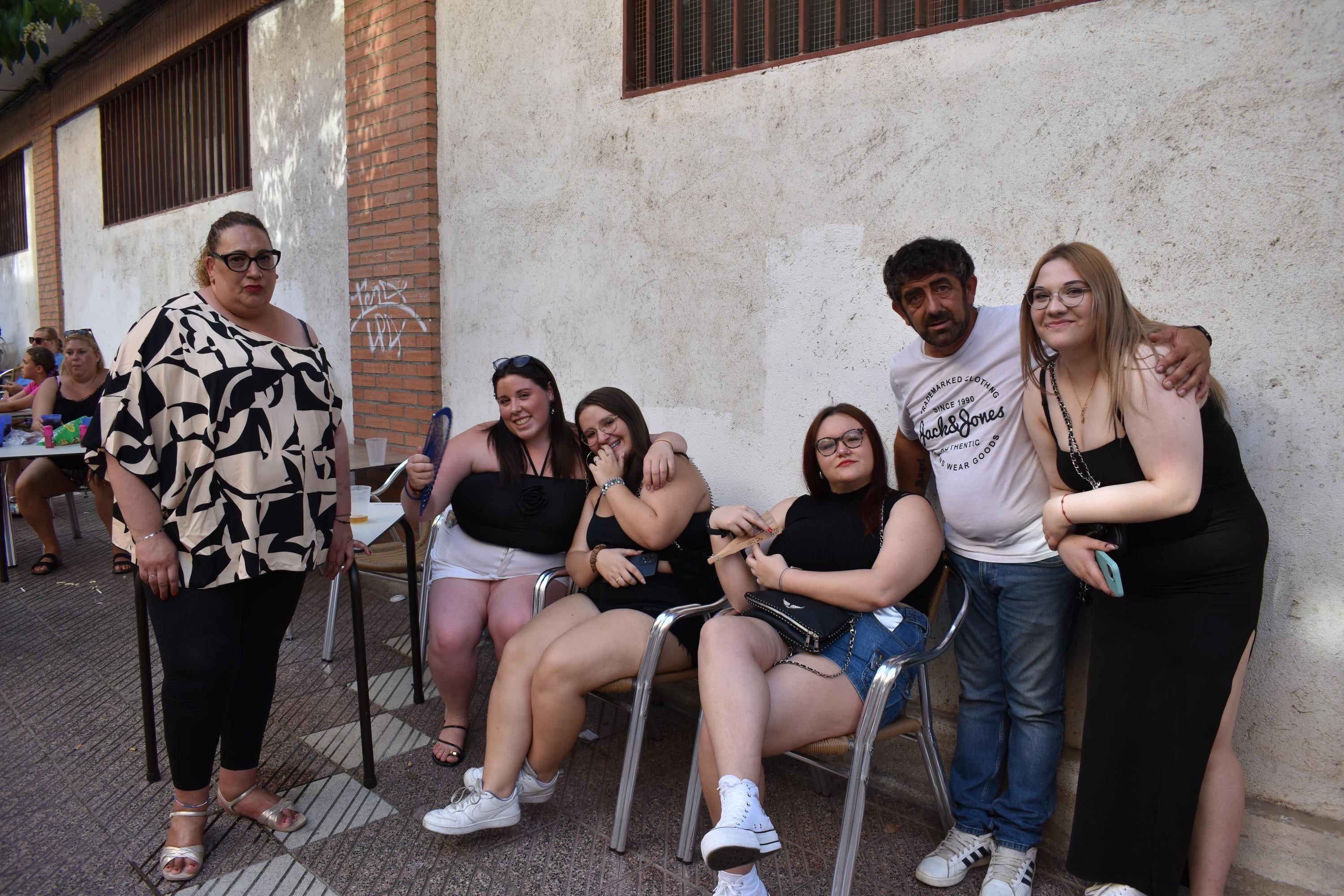 Los jóvenes toman las calles de Santa Marta con las sesiones de los tardeos