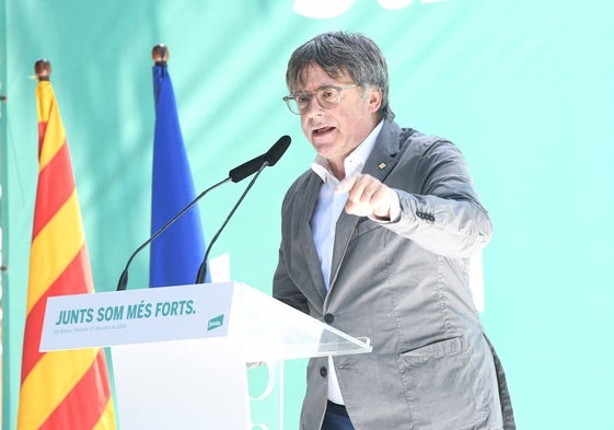 El expresidente de la Generalitat de Cataluña Carles Puigdemont durante el acto de celebración del cuarto aniversario de la fundación de Junts.