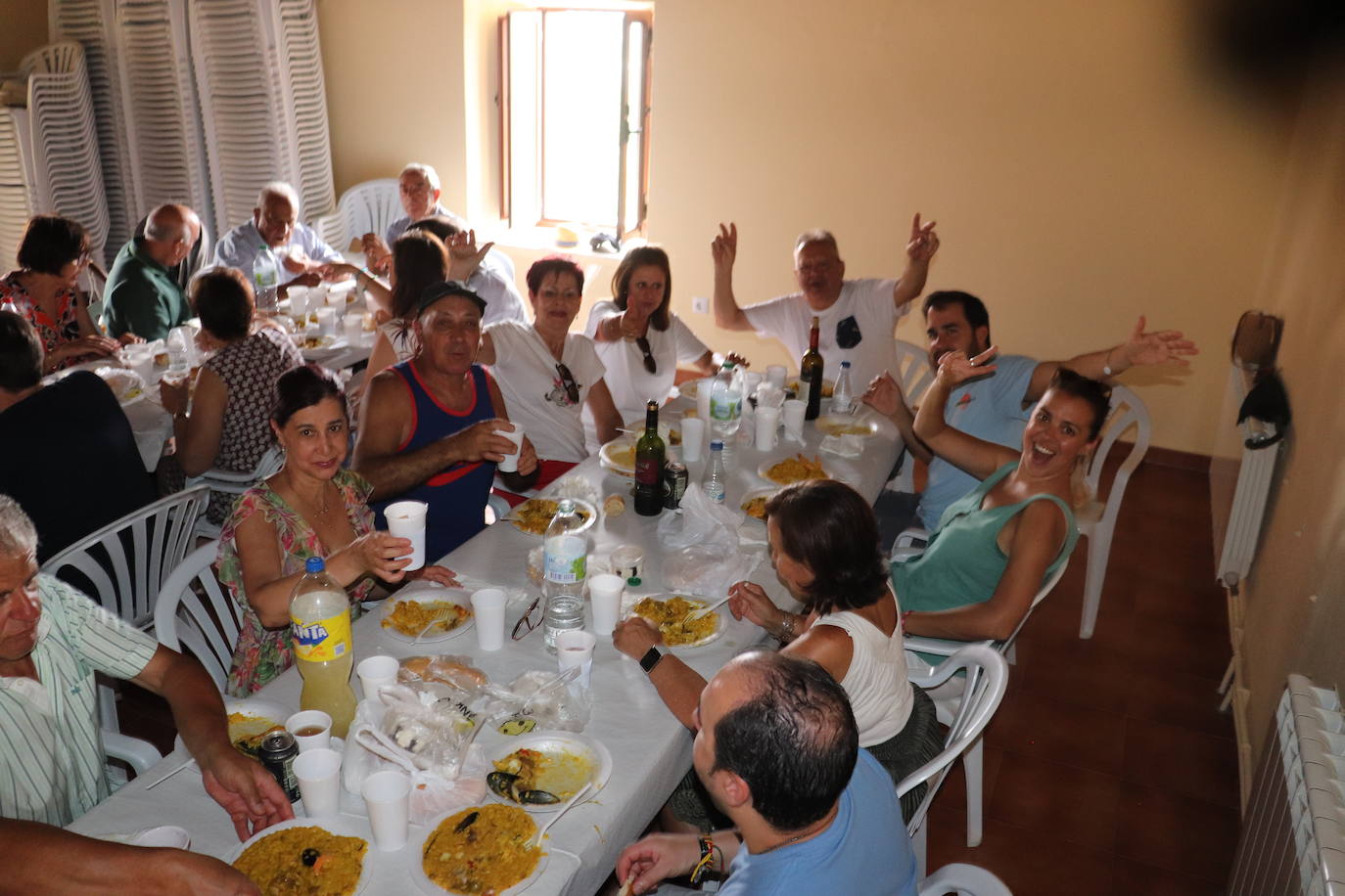 Frades de la Sierra disfruta de la paella festiva