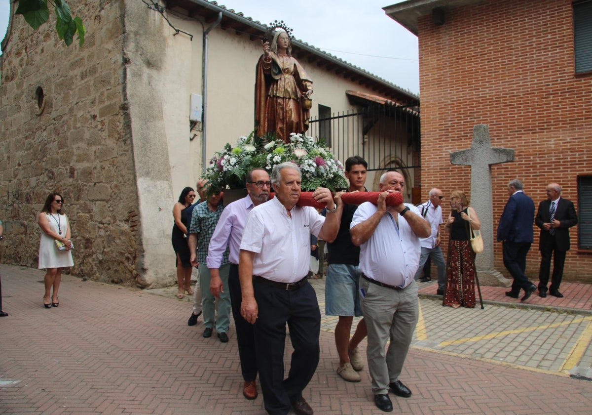 Santa Marta honra a su patrona con calles llenas de vecinos