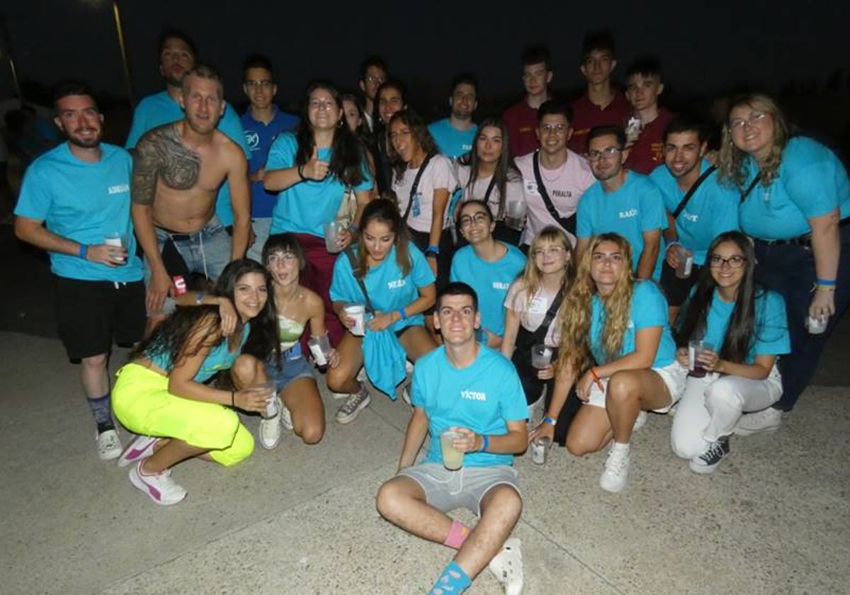 Una peña en las fiestas de Babilafuente.