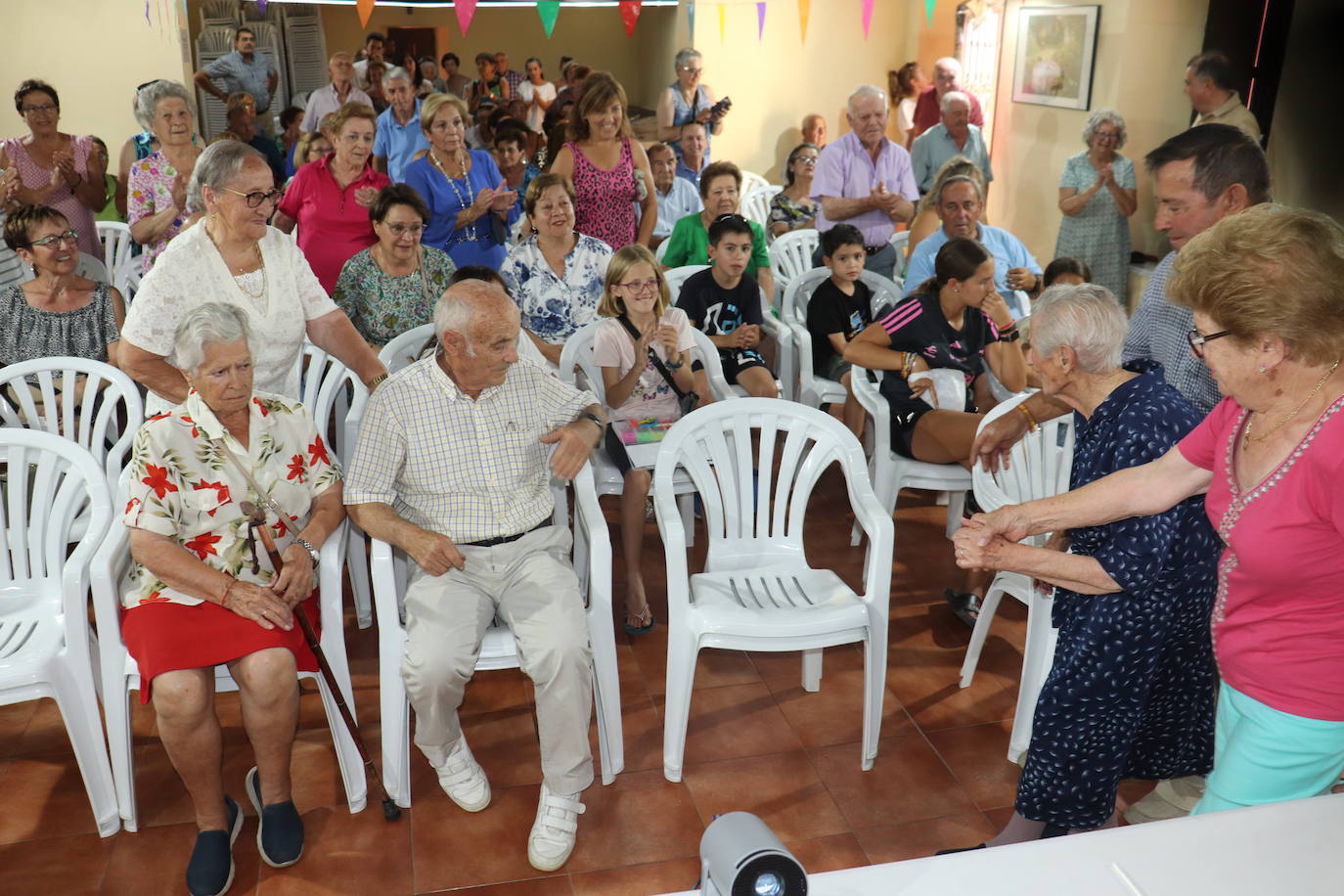 La centenaria salmantina Ubalda Fraile presume del chorizo de su pueblo: «Como este no he comido ninguno»