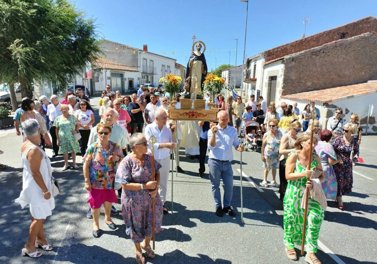 Los vecinos e hijos de la Nava ausentes acompañarán de nuevo a Santo Domingo en la misa y procesión.