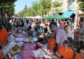 Calle Lorenza Iglesias, una de las vías con stands en el Martes Chico