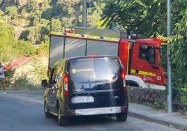Efectivos de los bomberos en el lugar del suceso.
