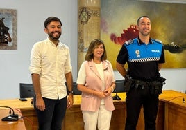 Fran Díaz, Carmen Ávila y Eugenio Álvarez en el salón de plenos del Ayuntamiento.