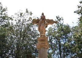 El crucero de San Cebrián, actualmente en el cementerio San Carlos Borromeo.