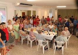 Merienda homenaje a los mayores de Sanchotello celebrada este domingo