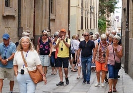 Turistas en el centro de Salamanca.