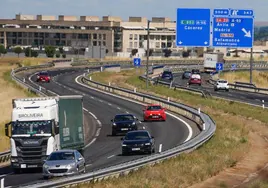 Coches circulando por las carreteras salmantinas a primera hora de la tarde este miércoles.