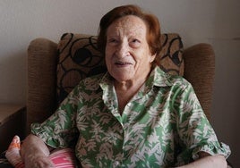 Germana Marcos en su habitación de la residencia Hijas de San Camilo.