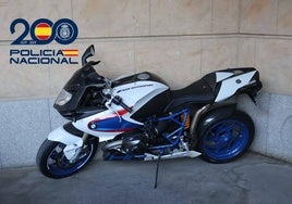 La moto de la marca BMW, objeto de la estafa.