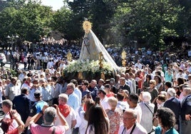 La Virgen del Castañar en la procesión celebrada en 2023.