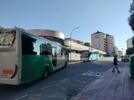 Dos autobuses hacen escala en la estación de Béjar.