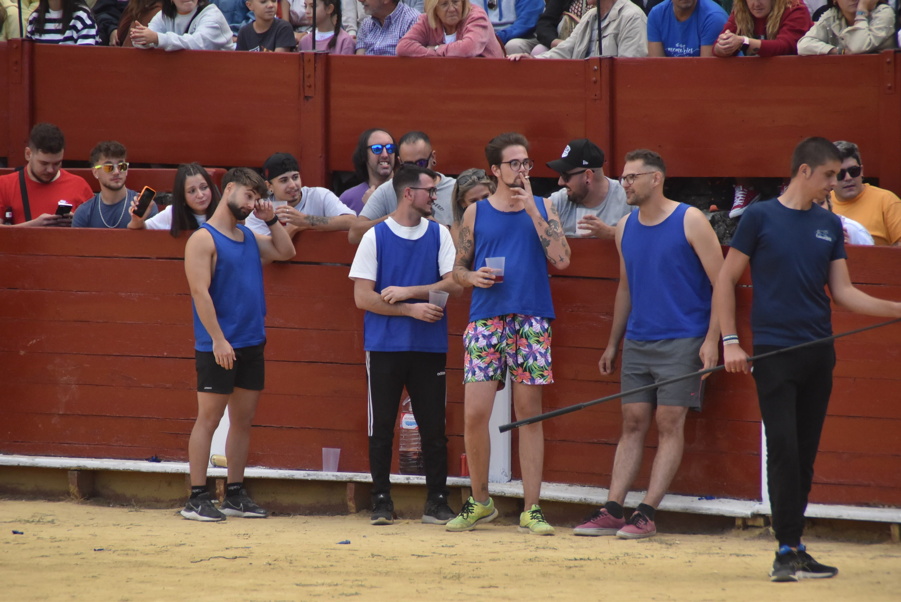 La plaza de toros se queda pequeña en la celebración del Humor Amarillo