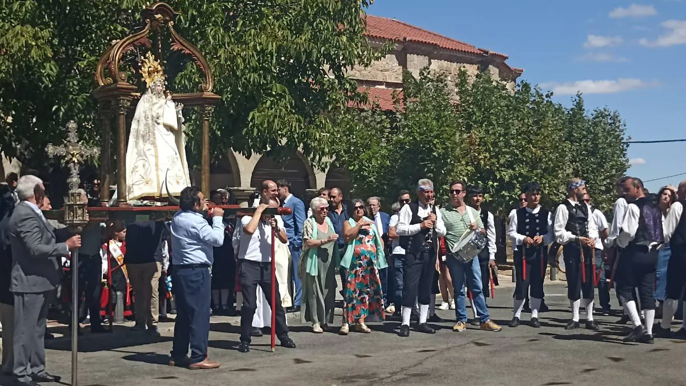 Cespedosa de Tormes honra a la Virgen del Carrascal