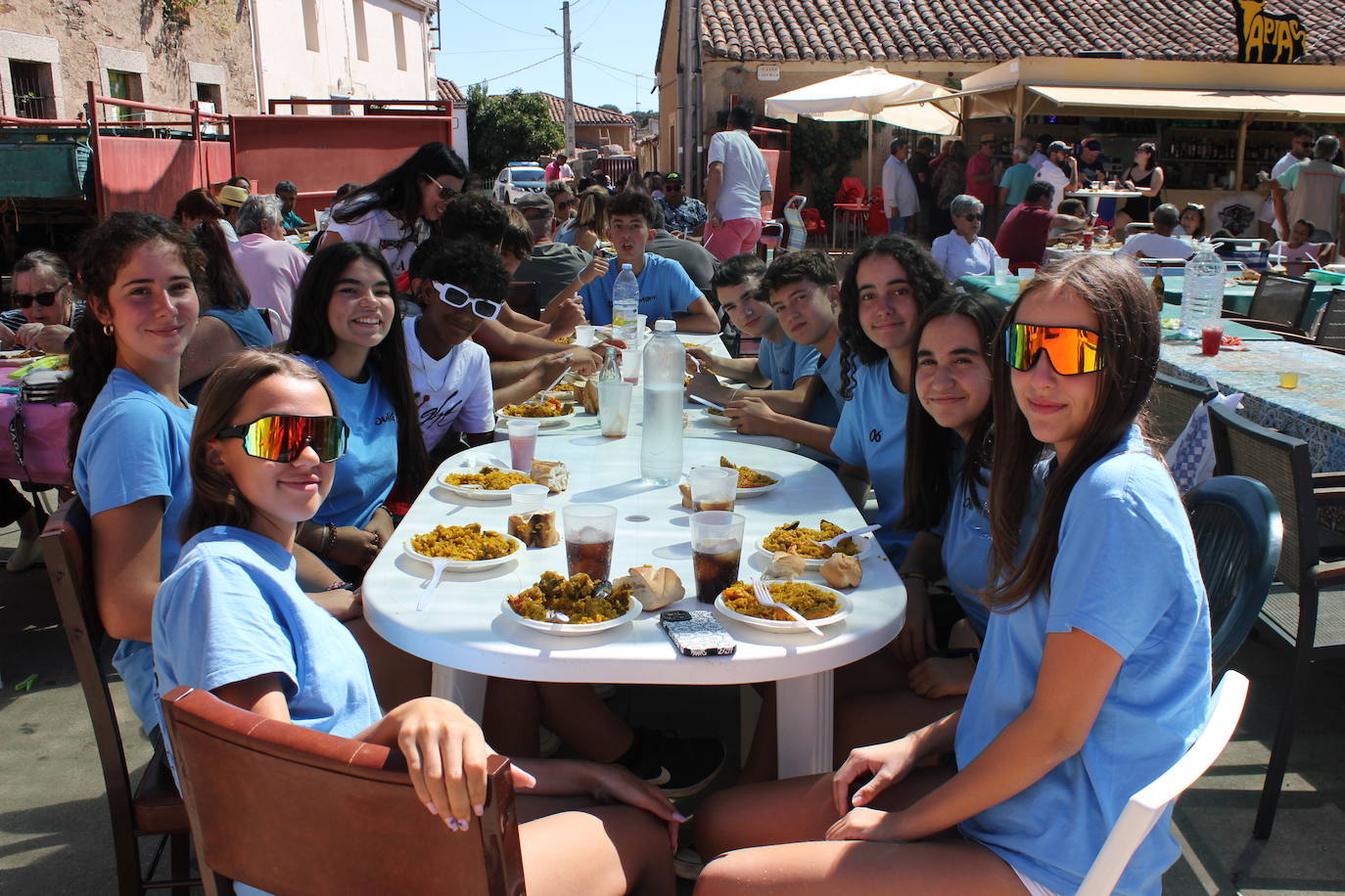 Paella para 300 personas en Villares de Yeltes, una pausa para reponer fuerzas