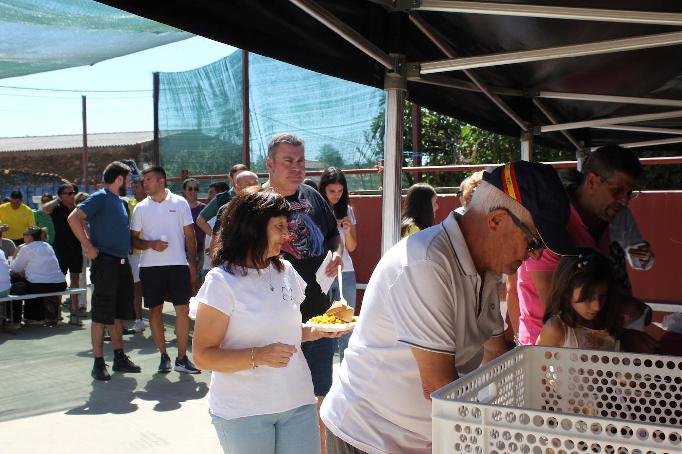 Paella para 300 personas en Villares de Yeltes, una pausa para reponer fuerzas