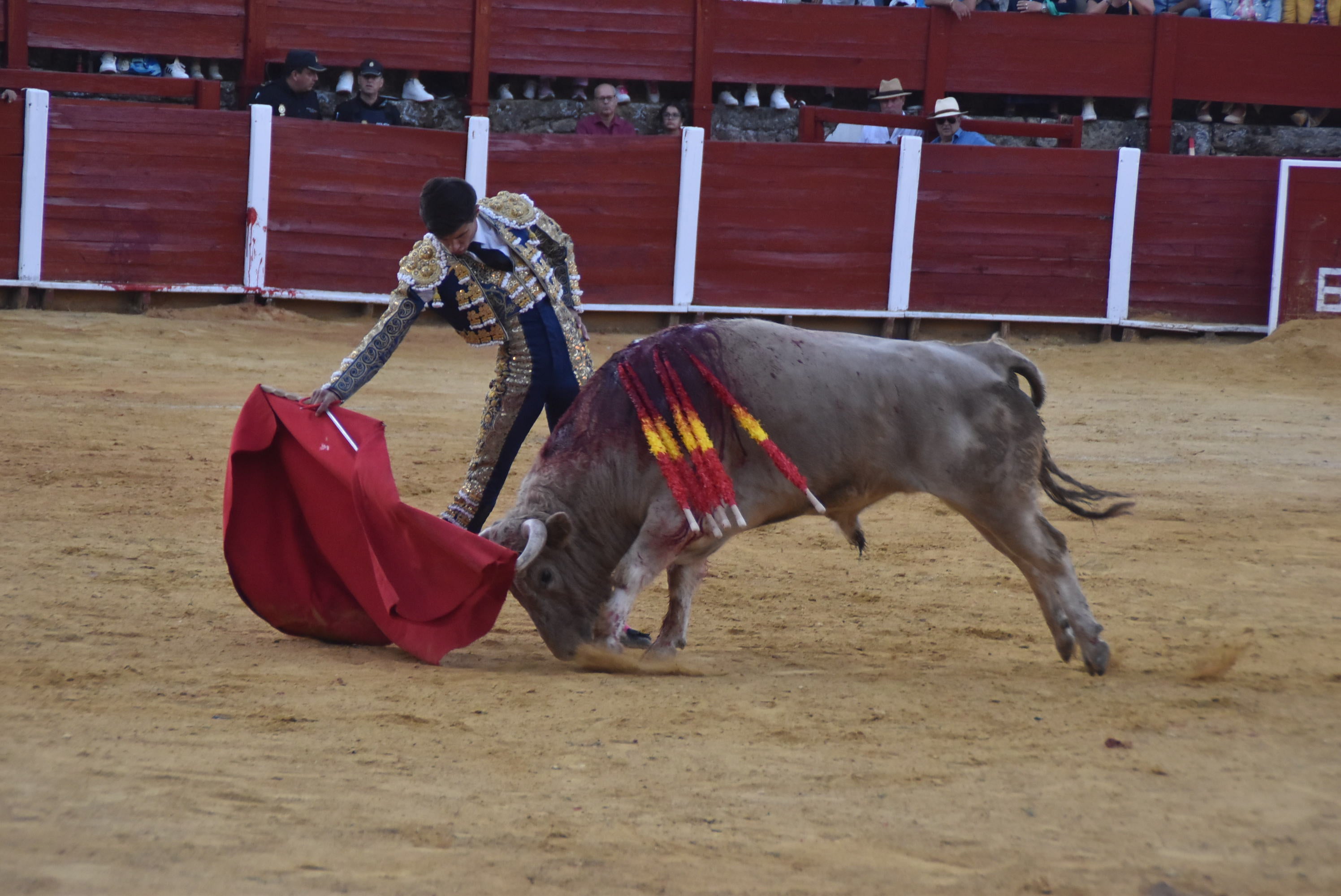Puerta grande en Béjar para El Capea, Castaño y Diosleguarde