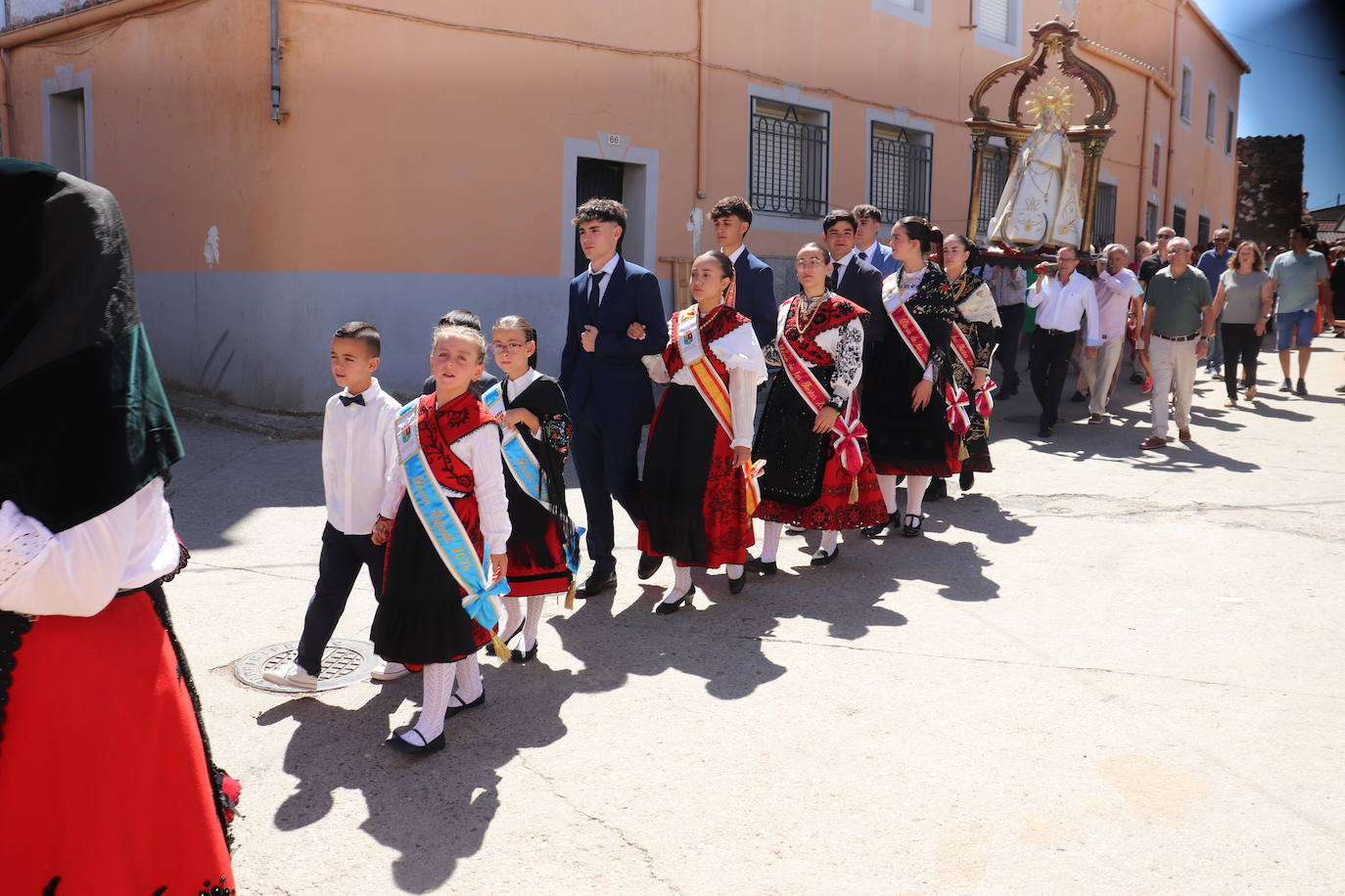 Sones de tradición para honrar a la Virgen del Carrascal en Cespedosa de Tormes