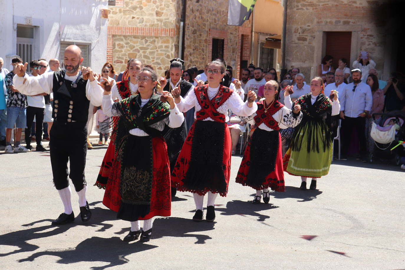 Sones de tradición para honrar a la Virgen del Carrascal en Cespedosa de Tormes