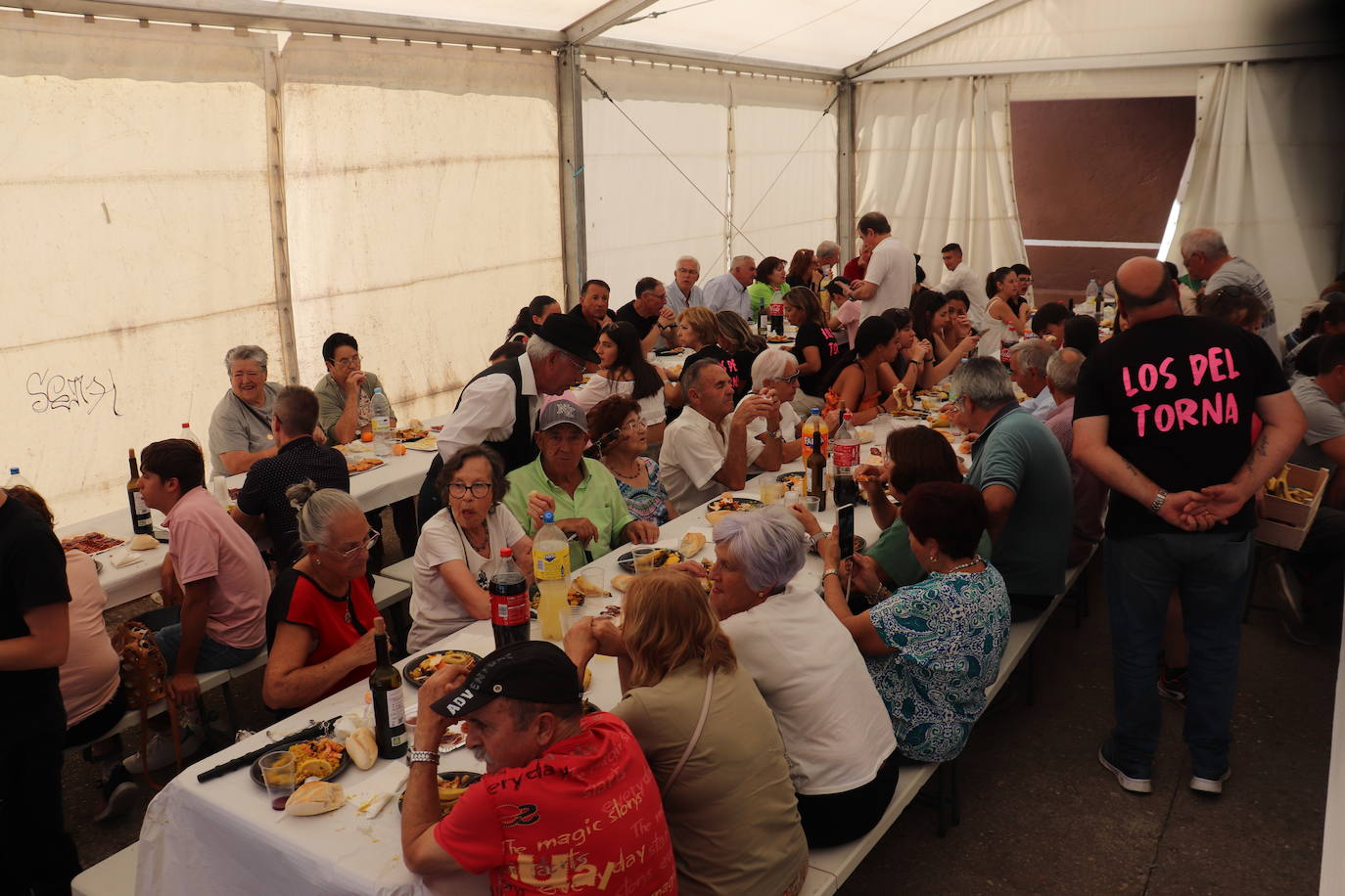Alegre y sabrosa despedida a la Virgen del Rosario en la fiesta de El Tornadizo