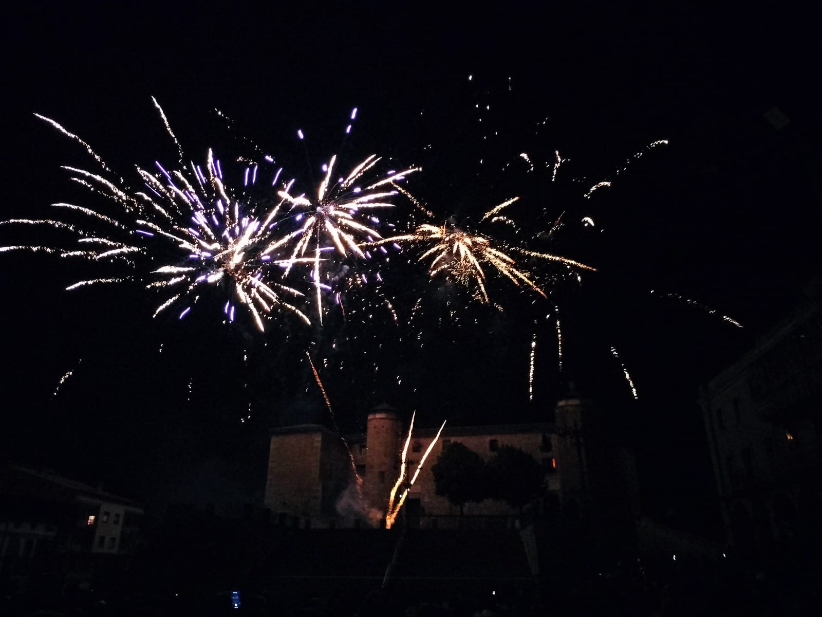 El castillo de fuegos artificiales pone fin a las fiestas patronales de Béjar