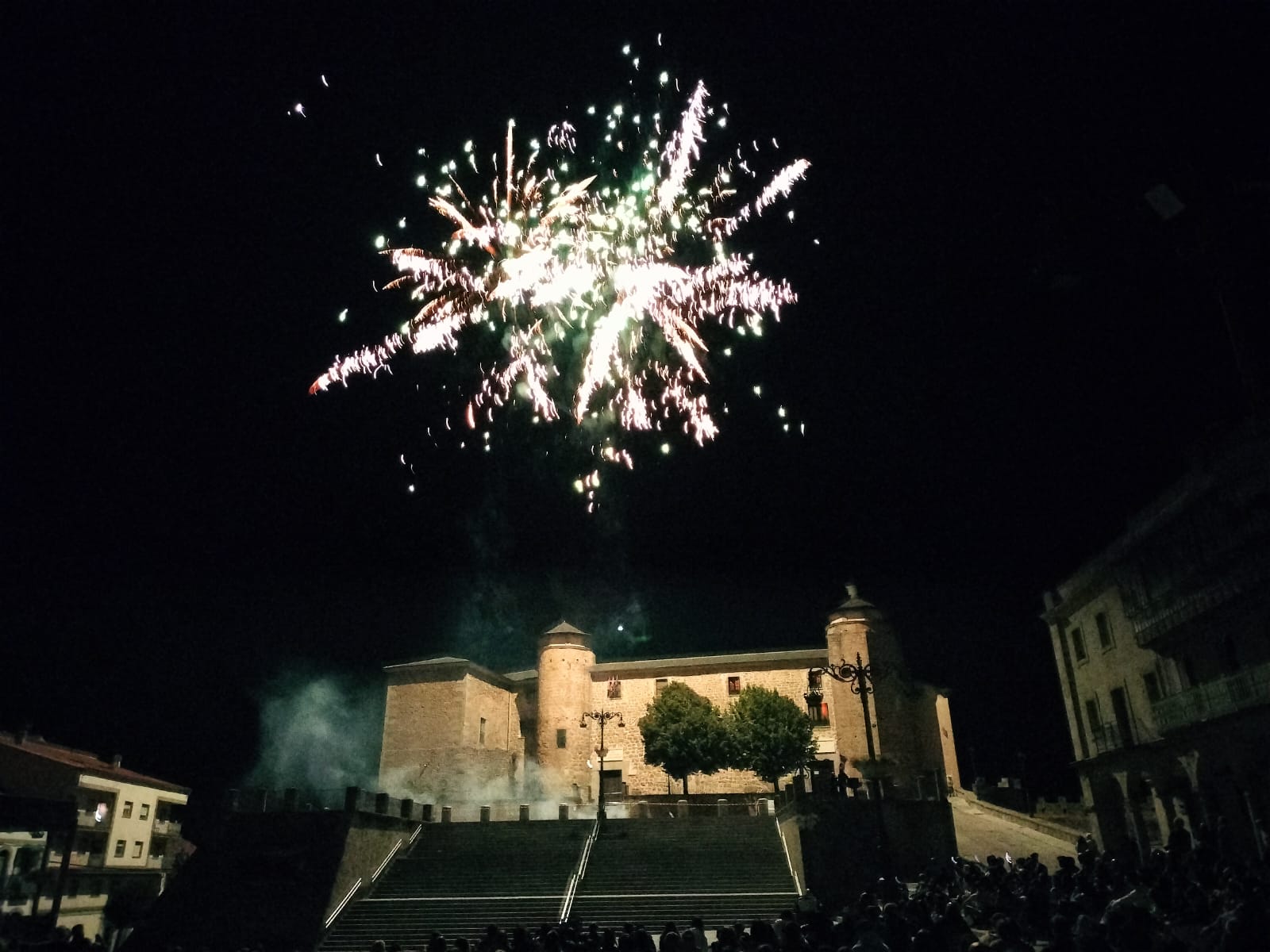 El castillo de fuegos artificiales pone fin a las fiestas patronales de Béjar