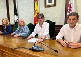 Purificación Pozo, Maite Crego, Luis Francisco Martín y Rubén Martín, esta tarde en el Ayuntamiento de Béjar.