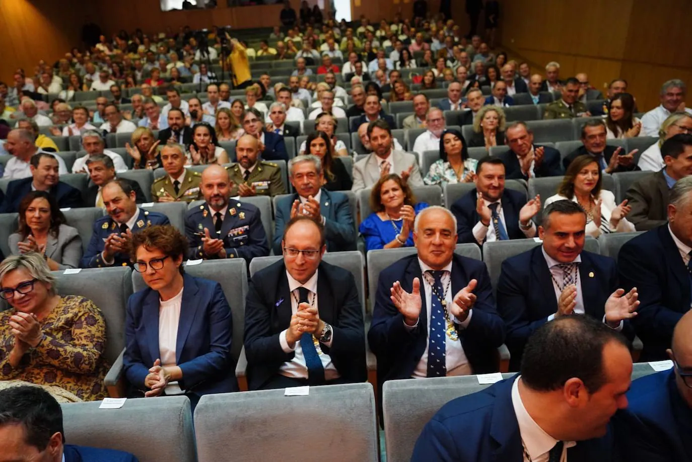 Asistentes al acto del Día de la Provincia.