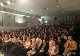 Vecinos de Santa Marta en el auditorio Enrique de Sena.