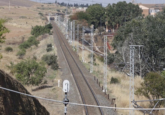 La catenaria instalada en la línea Salamanca-Fuentes de Oñoro, que aún no está operativa.