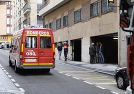 Los bomberos acudieron al lugar del accidente.