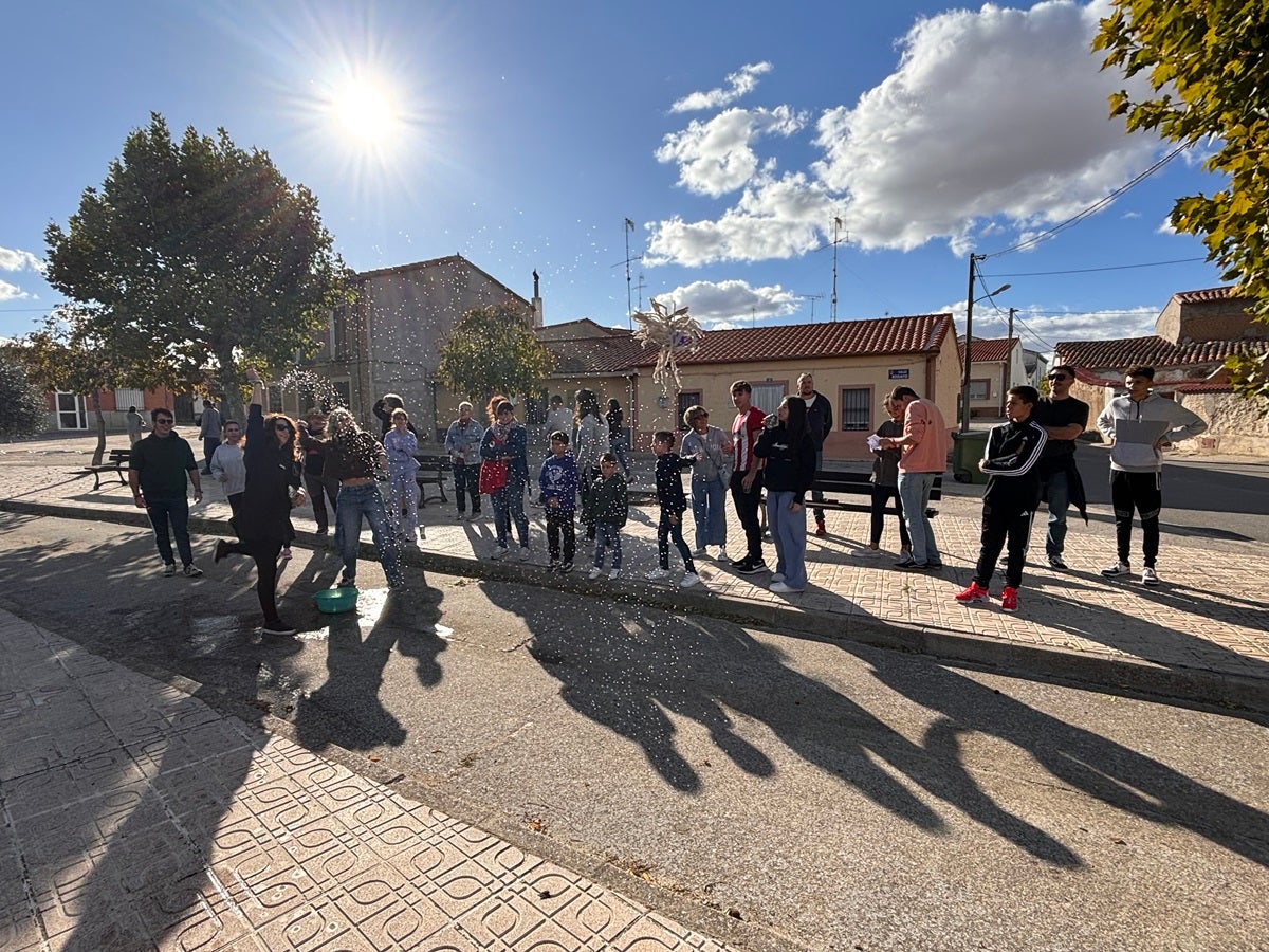 Inicio de fiesta en Nava con acento intergeneracional