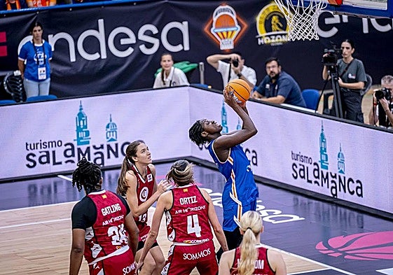 Lance del choque entre Zaragoza y Avenida.