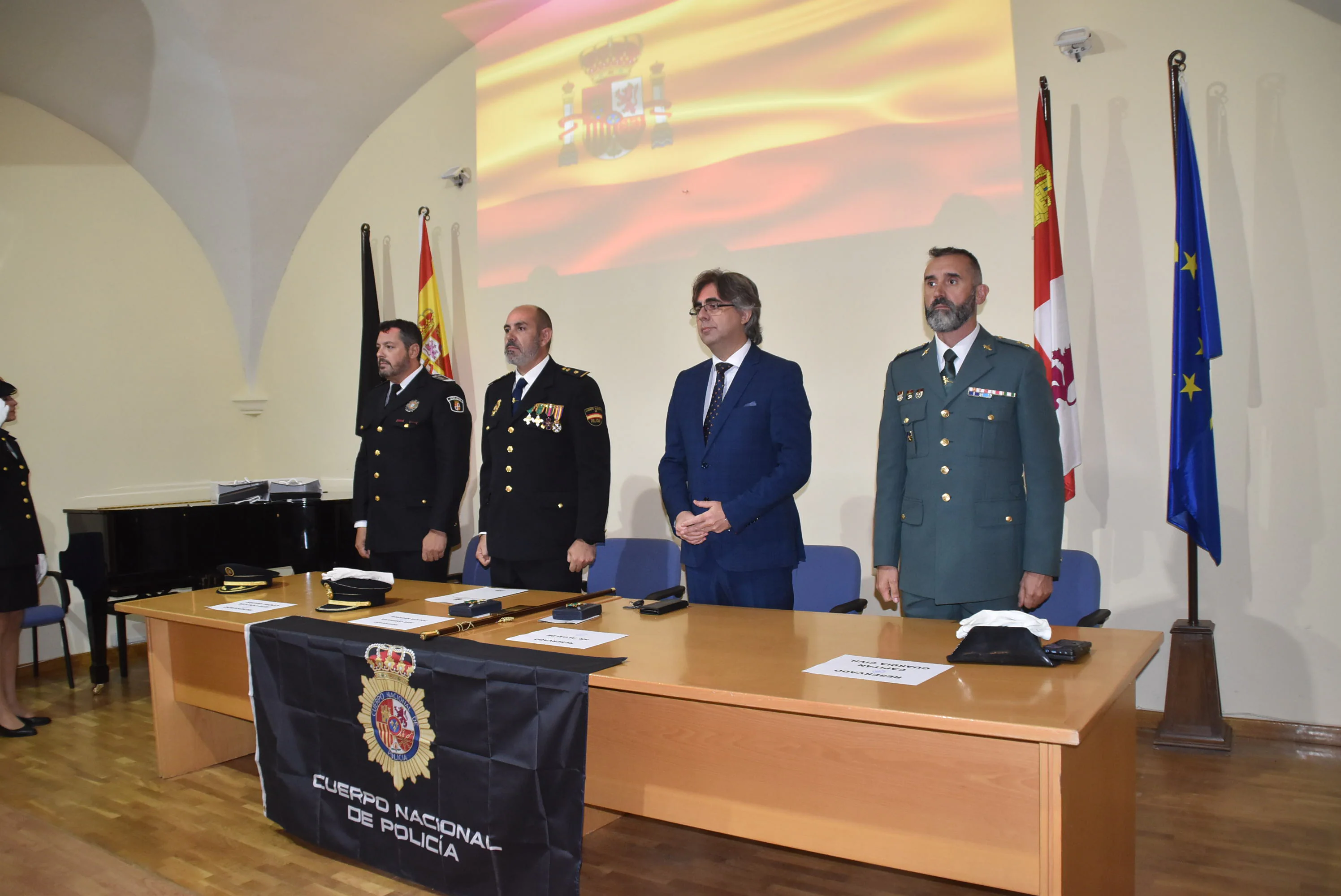 La Policía Nacional en Béjar celebra su día con la entrega de distinciones y reconocimientos