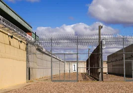 El interior del Centro Penitenciario de Topas.