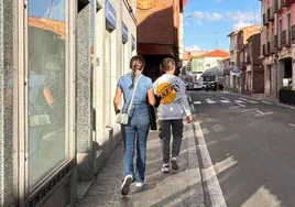 La céntrica calle del Carmen, en Peñaranda de Bracamonte, se llevará la mayor partida de los Planes Provinciales para renovar sus estrechas aceras.