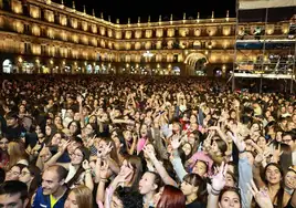 Una imagen de la Plaza Mayor llena en uno de los conciertos de las Ferias.