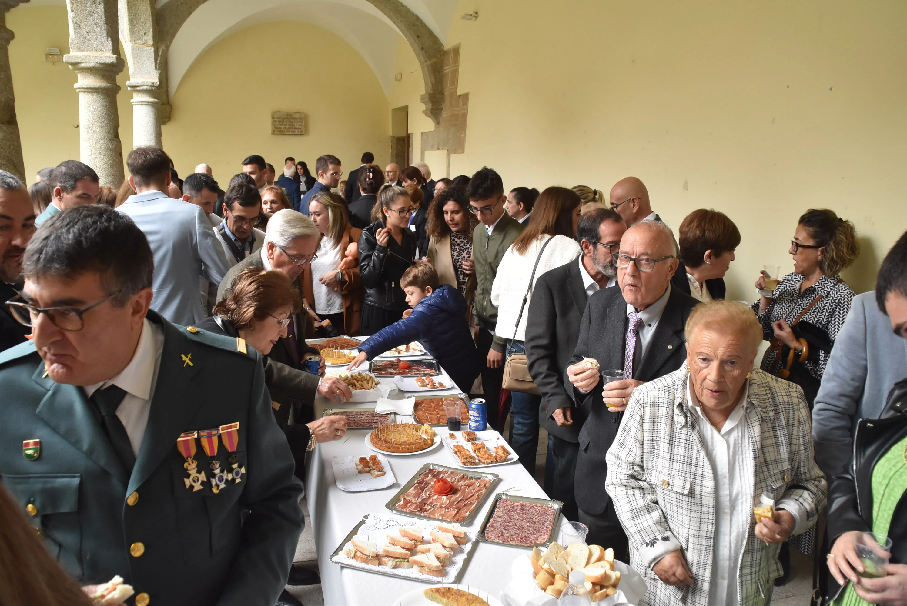 La Guardia Civil de Béjar celebra su día con misa, condecoraciones y convite