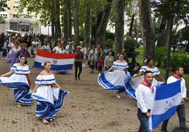 Imagen del desfile celebrado esta tarde de sábado en Béjar con motivo de la primera fiesta de la Hispanidad